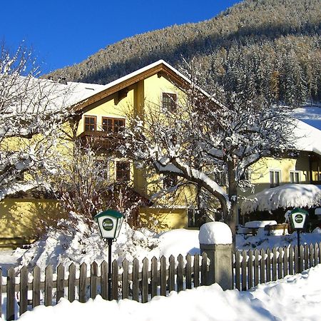 Großkirchheim Hotel Post מראה חיצוני תמונה