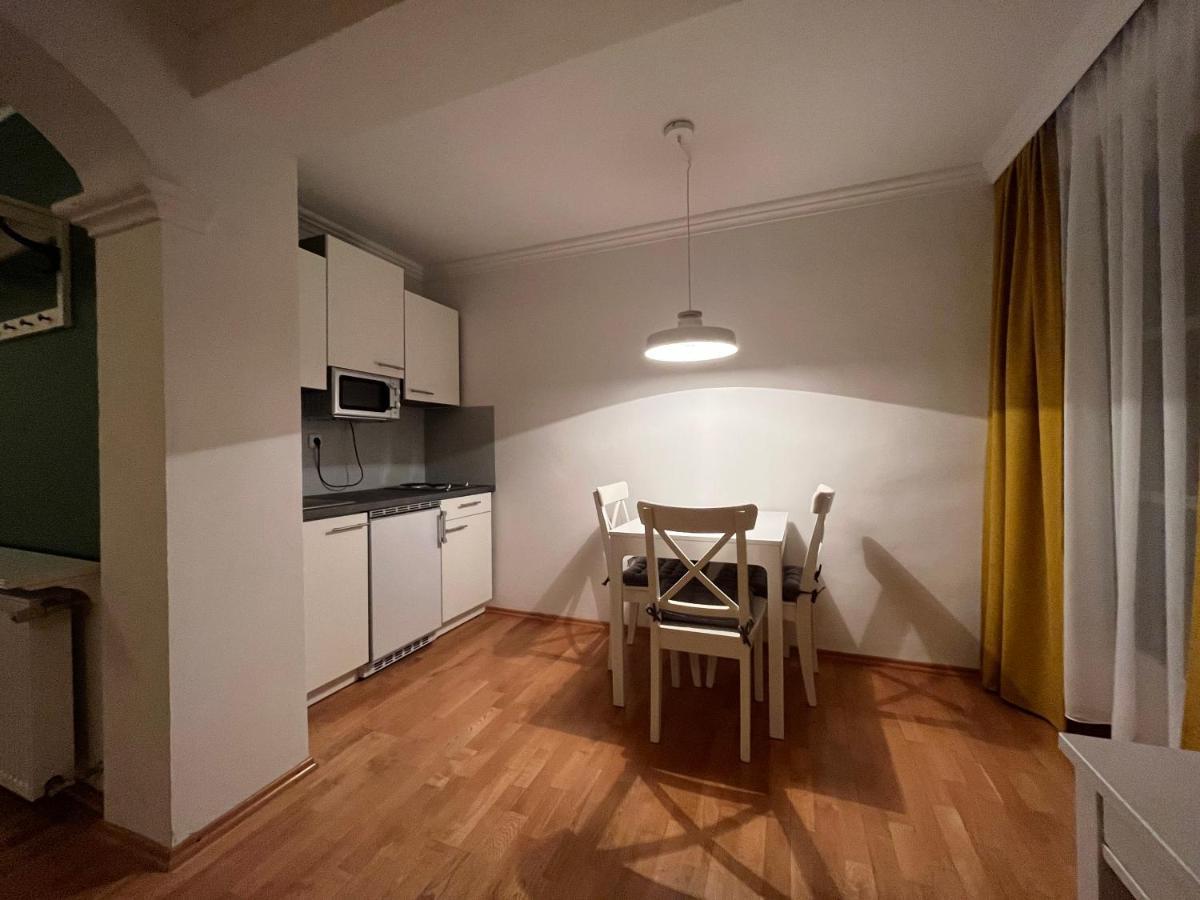 Großkirchheim Hotel Post מראה חיצוני תמונה