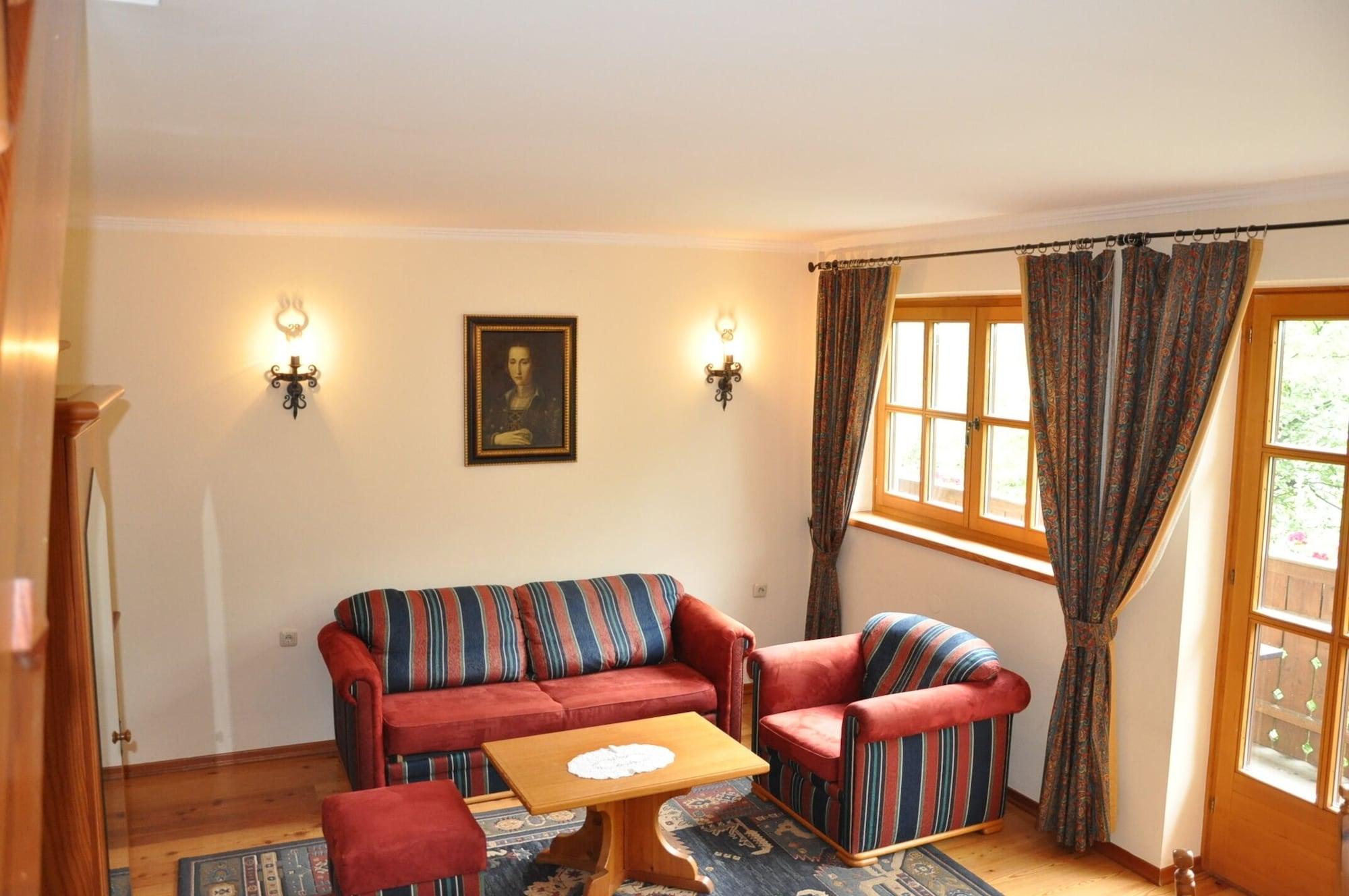 Großkirchheim Hotel Post מראה חיצוני תמונה