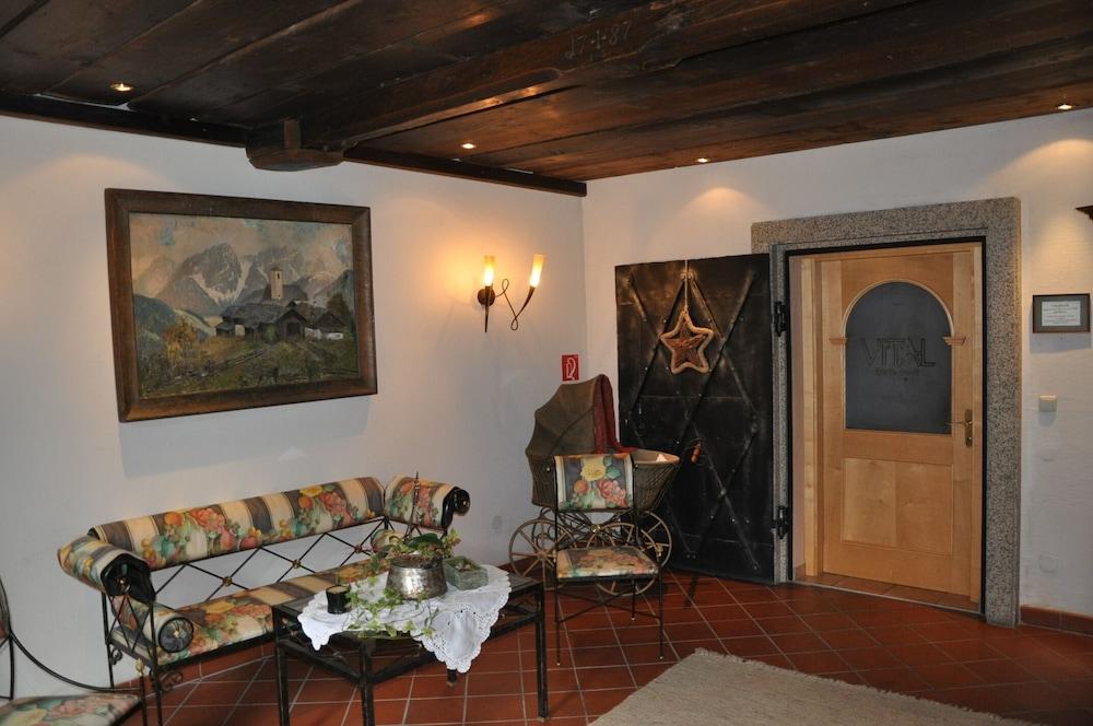 Großkirchheim Hotel Post מראה חיצוני תמונה