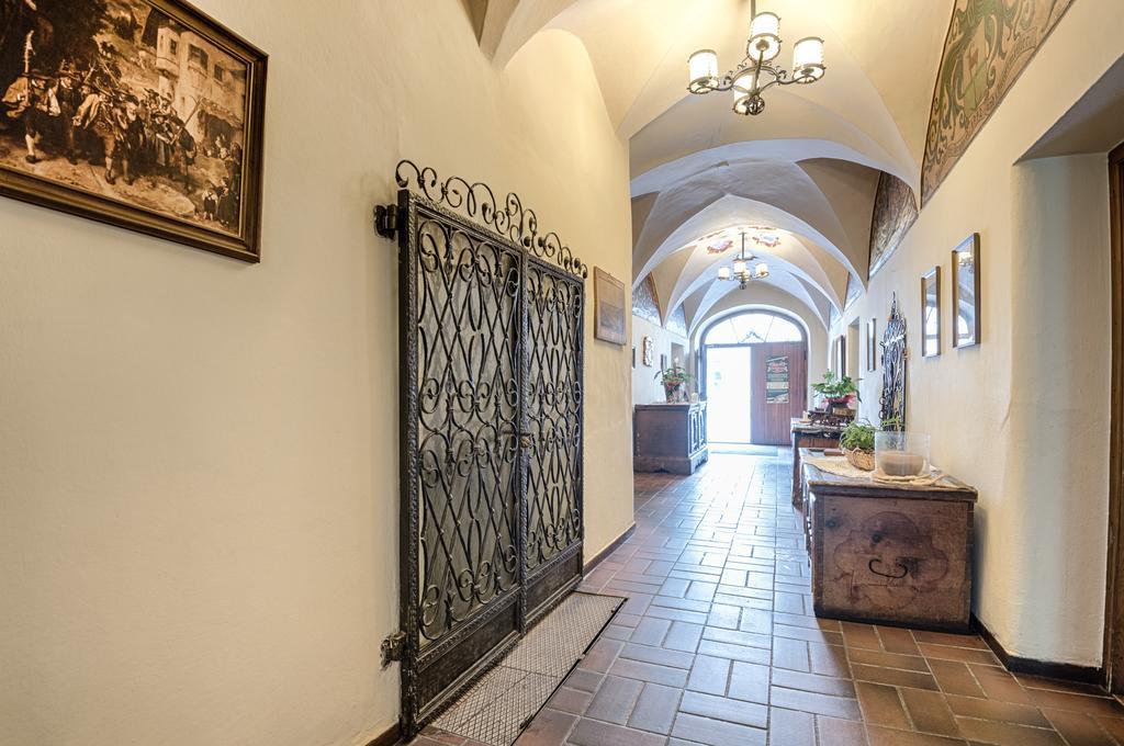 Großkirchheim Hotel Post מראה חיצוני תמונה