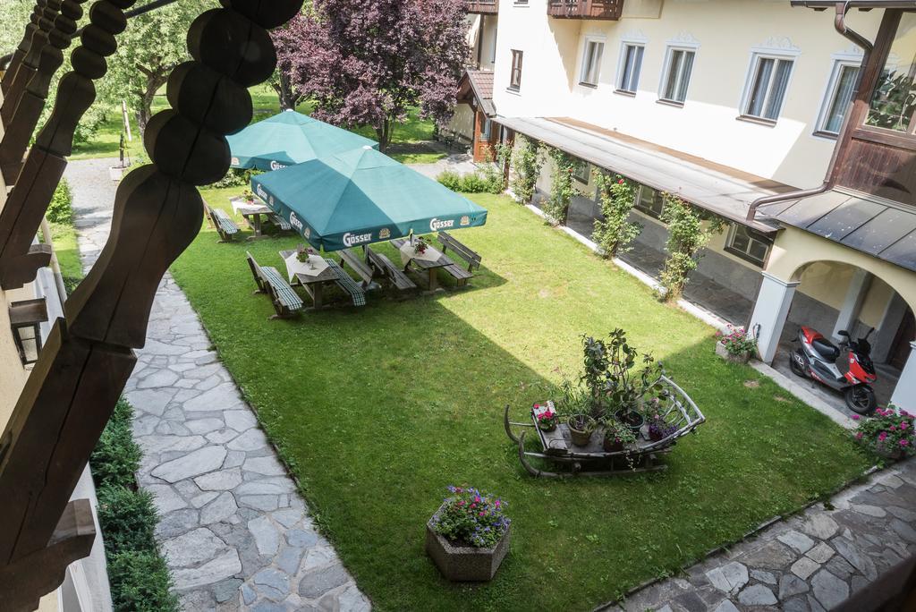 Großkirchheim Hotel Post מראה חיצוני תמונה